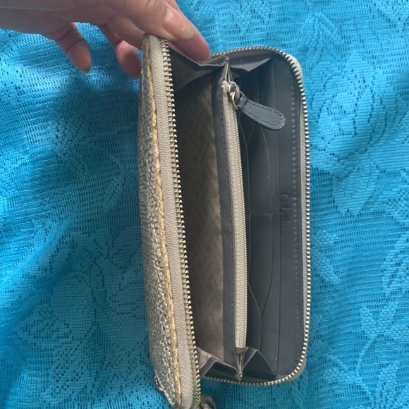 Cole Haan wallet - zippered - Picture 2 of 7